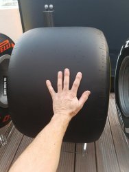 Tire-for-F1-in-2017-And-Hand-For-scale.jpg