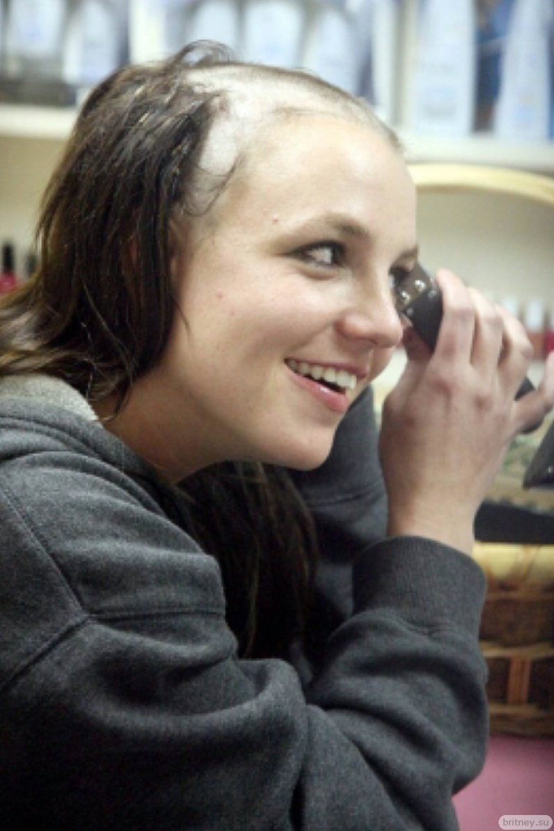 britney-spears-shaves-her-head-200x300.jpg